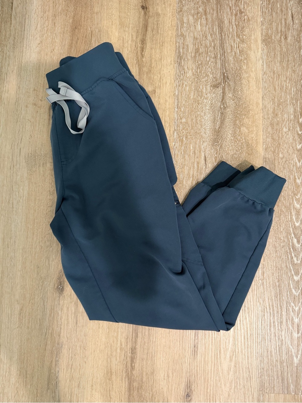 Figs Dark Harbor Women's Jogger Scrubs